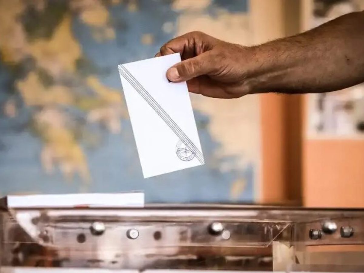 Δημοσκόπηση Marc: Στο 32,2% η ΝΔ στην εκτίμηση ψήφου έναντι 13,5% του ΠΑΣΟΚ, μόνιμη «πληγή» η ακρίβεια