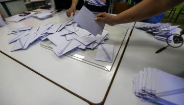 Δημοσκόπηση RealPolls: Ο Τσίπρας αλλάζει τις ισορροπίες, η ΝΔ διατηρεί προβάδισμα, το ΠαΣοΚ υποχωρεί