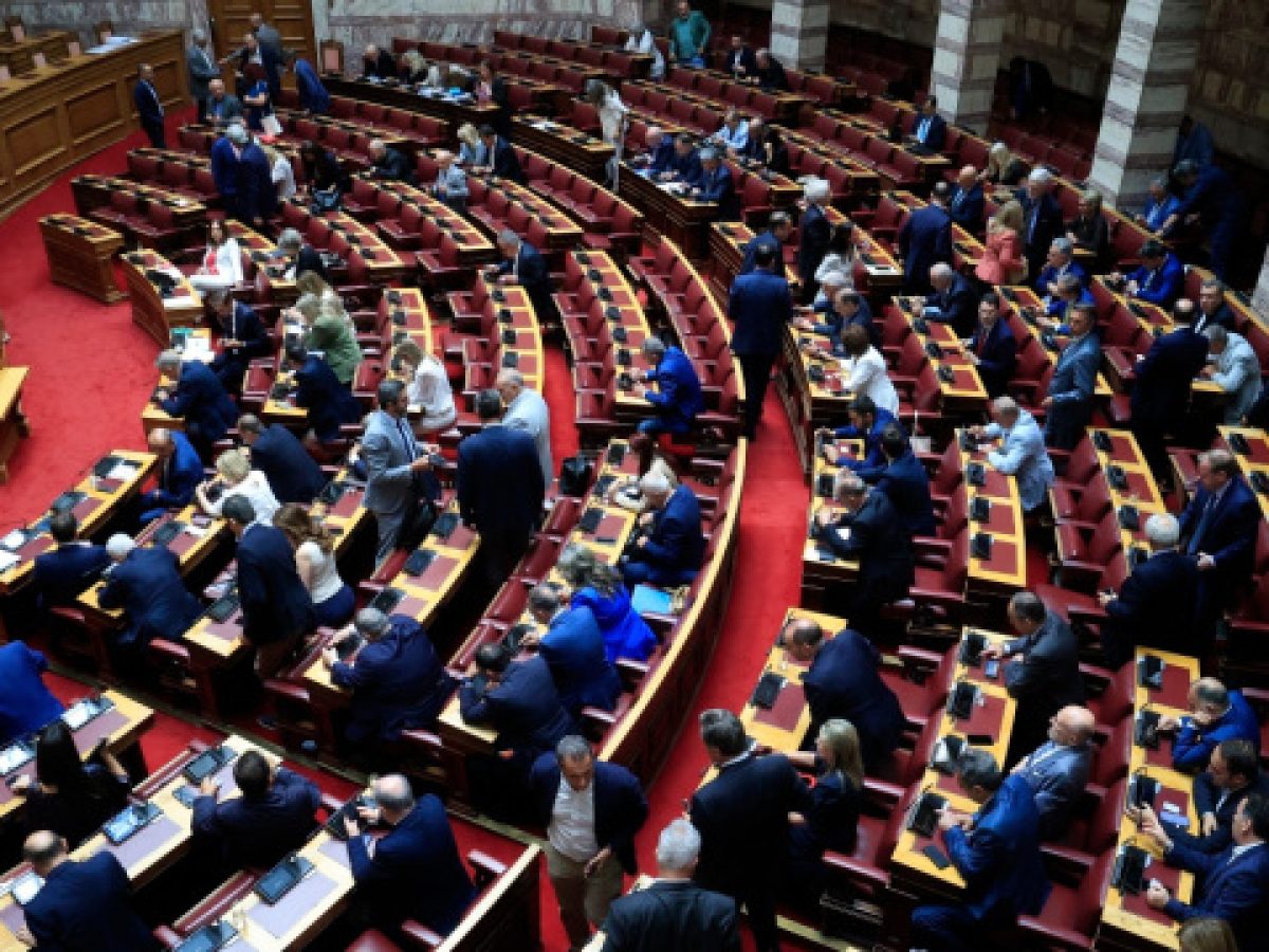 Δείτε live: Στη Βουλή η πρόταση του ΠΑΣΟΚ για εξεταστική για τις υποκλοπές, «όχι» στις προτάσεις προανακριτικής για Λιβαν