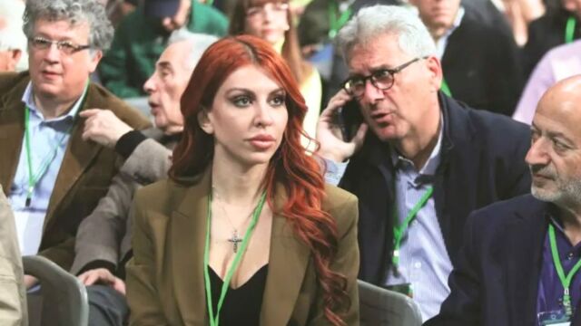 “Έλουσαν” τον Αλέξη με αιχμηρή κριτική