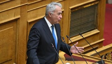 Η “σταυροβελονιά” Βορίδη στην ΚΟ της ΝΔ, το παρατεταμένο χειροκρότημα και η επιθυμία για “δεξιά