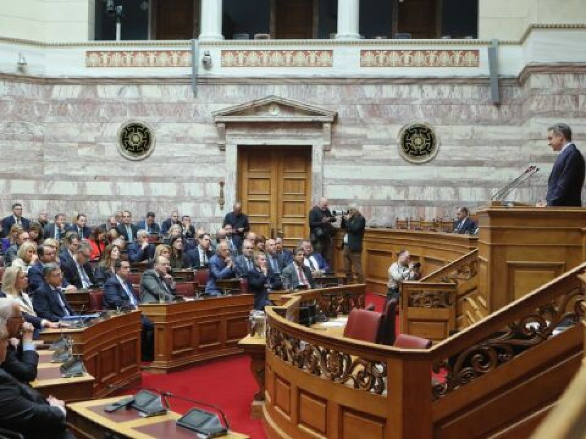 Κυριάκος Μητσοτάκης: Σήμερα από την ΚΟ της ΝΔ το “σήμα” για το νέο Σύνταγμα – Οι 6 μεγάλες αλλαγές π