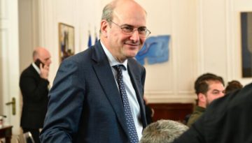 Κωστής Χατζηδάκης: “Να προχωρήσουμε στον δρόμο της εθνικής ευθύνης, όπως ο Κωνσταντίνος Καραμανλής”