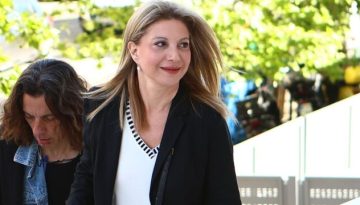Μαρία Καρυστιανού: Με “ελπίδα” και άνοιγμα στην Κεντροδεξιά τα αποκαλυπτήρια του νέου κόμματος σήμερ