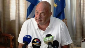 Μπέος για Τέμπη: “Να σβηστούν τα ονόματα από το Σύνταγμα” – Ζητά παρέμβαση Μητσοτάκη