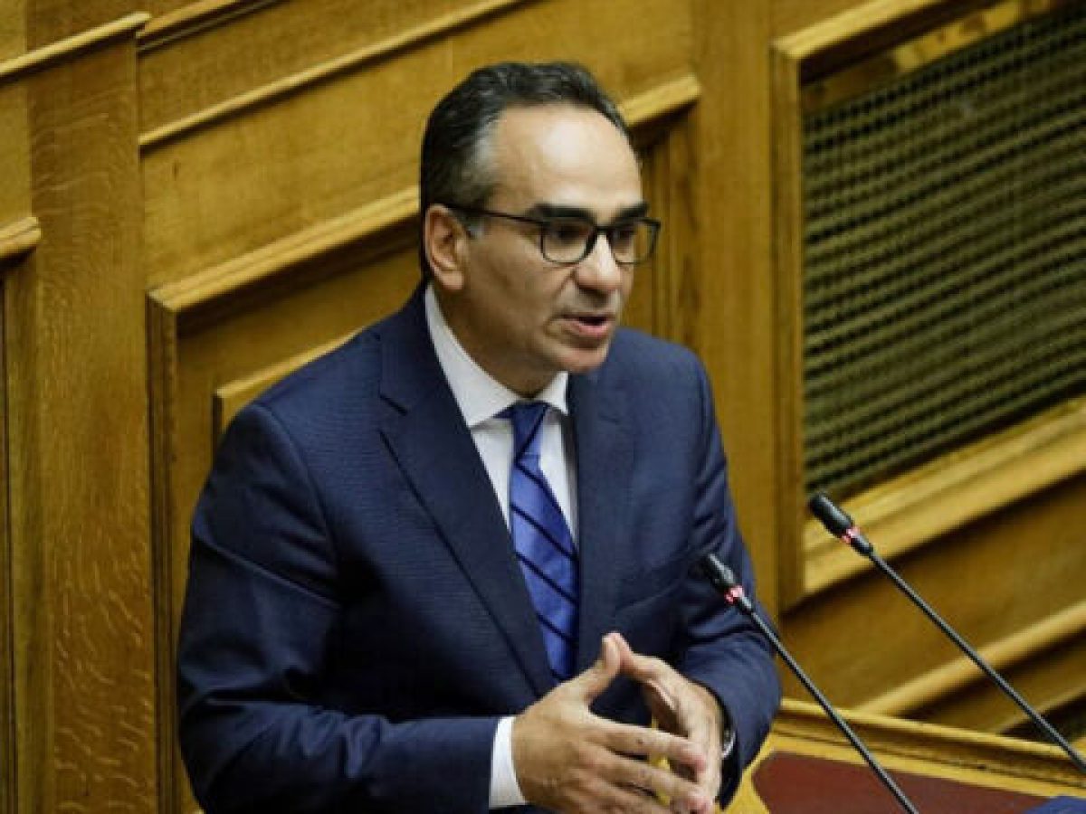 Ο Βασίλης Κοντοζαμάνης για τα “τραγούδια της Γαλάζιας Γενιάς”: “Η φλόγα του γαλάζιού πυρσού καί