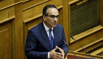 Ο Βασίλης Κοντοζαμάνης για τα “τραγούδια της Γαλάζιας Γενιάς”: “Η φλόγα του γαλάζιού πυρσού καί