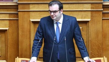 Συλλυπητήρια Πιερρακάκη: “Αποχαιρετώ συγκλονισμένος τον Νίκο Ταγαρά”