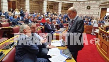 Συνεδρίαση ΚΟ της ΝΔ: Στη… θέση του γραμματέα του ΚΚΕ κάθισε ο Σπανάκης – Ο “συμβολισμός” και το &