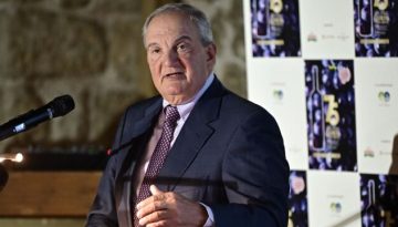Τα πρόστιμα για τις αγροτικές επιδοτήσεις που ξεχνά ο Καραμανλής, ο “Τσιπροκαραμανλισμός” που επιστρ
