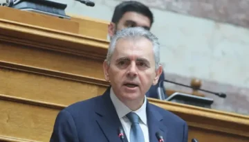 Άρθρο-παρέμβαση του Μάξιμου Χαρακόπουλου στα “Παραπολιτικά”: Αποδραματοποίηση του κοινοβουλευτικού ε