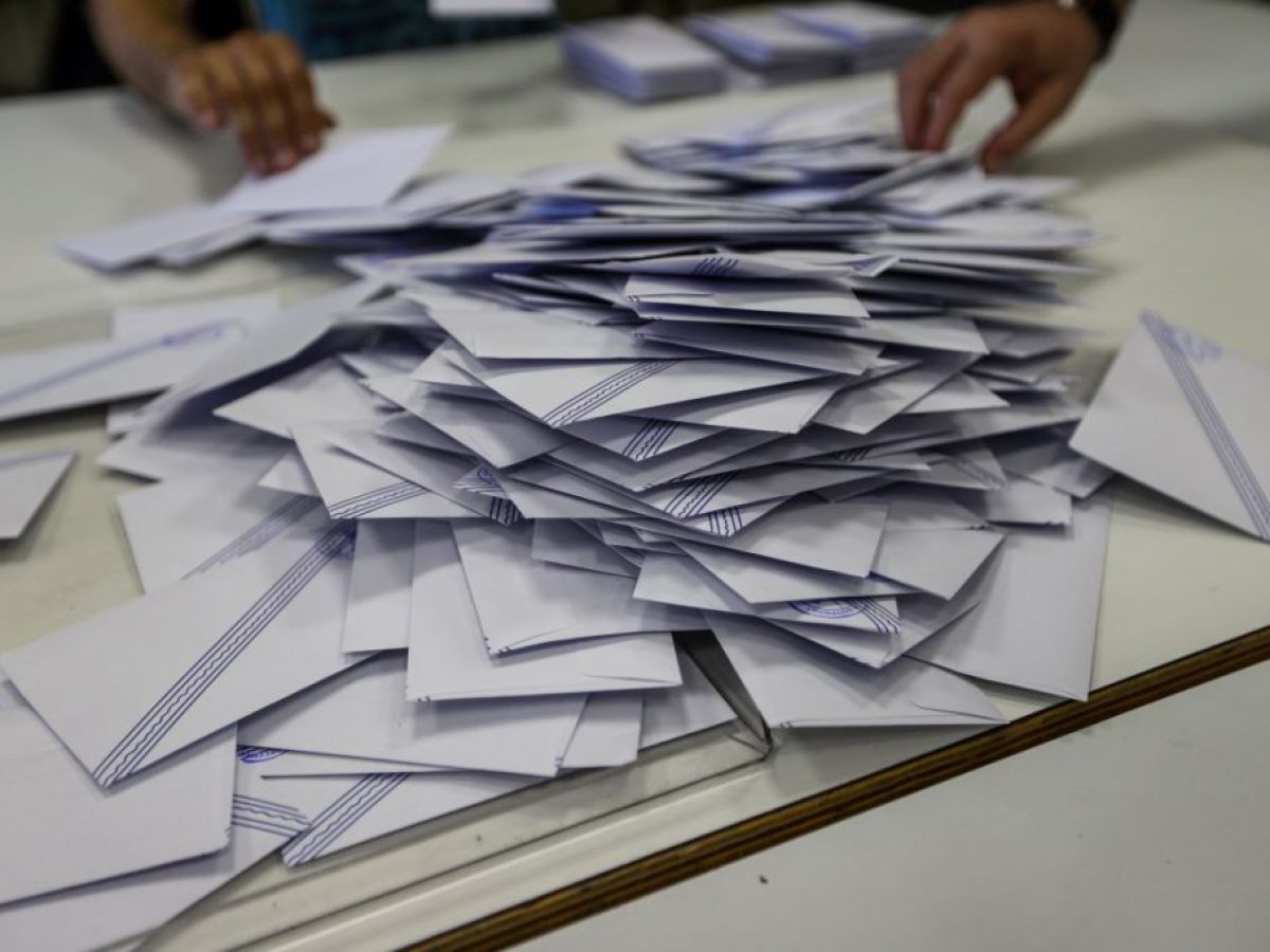 Εκλογές σε έναν γύρο: Διχασμένη η Αυτοδιοίκηση – Τι λένε στο «Β» δήμαρχοι και περιφερειάρχες