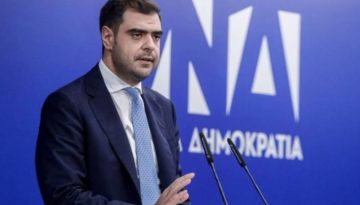 “Ελευθερία Τύπου με αριθμούς και αντιπαραθέσεις”: Η κυβέρνηση υπερασπίζεται το νέο μιντιακό πλαίσιο