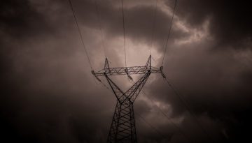 Έλληνας πολιτικός ζητάει τη θέσπιση… «ελάχιστης εγγυημένης ποσότητας ηλεκτρικής ενέργειας»