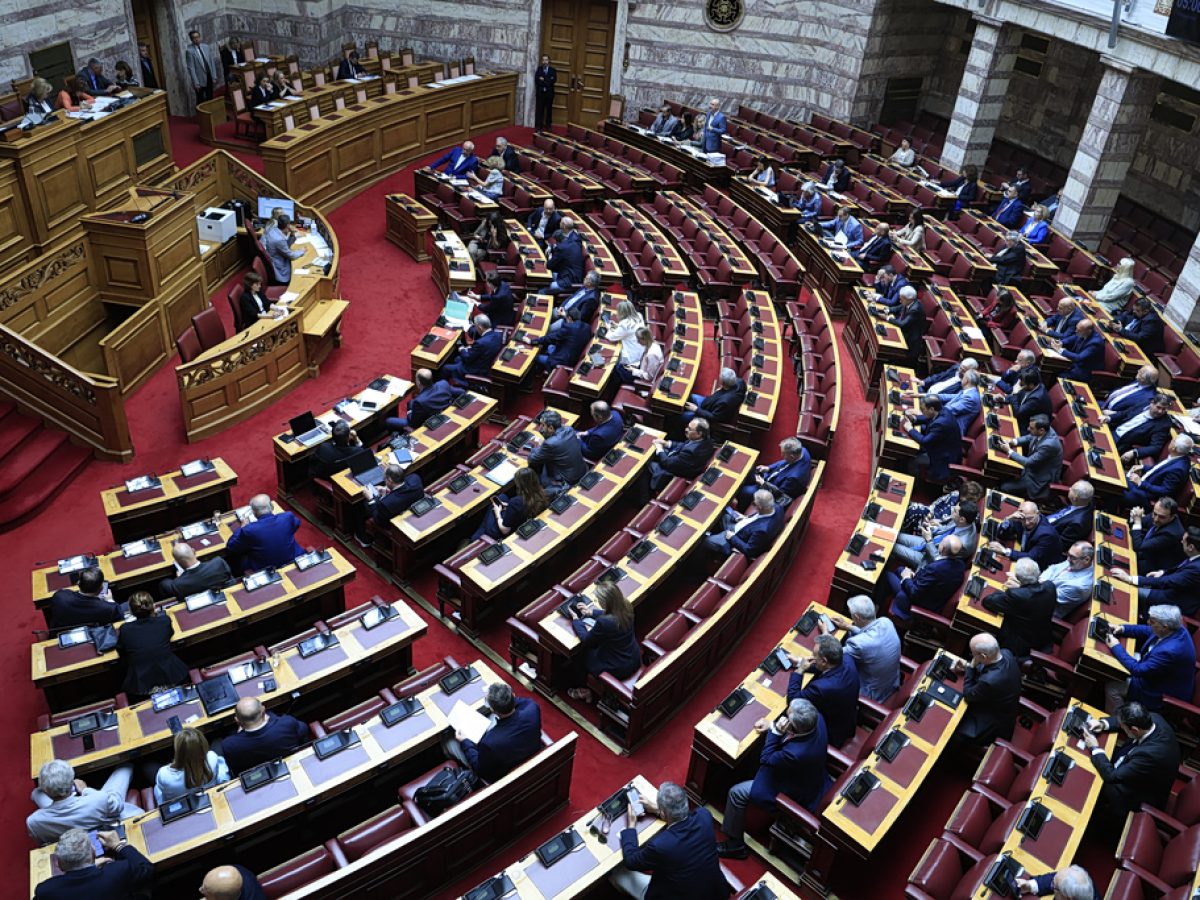 Ένταση στη Βουλή για διάταξη που αφορά στην ΕΥΠ – Για «δημιουργία κομματικού στρατού» κάνει λόγο η αντιπολίτευση