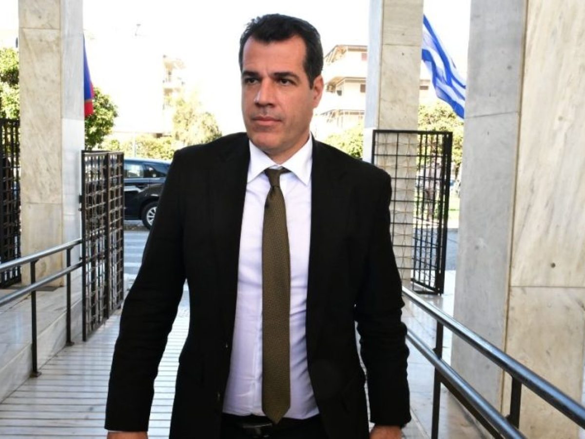 Εντολή Πλεύρη για ανάκληση αδειών διαμονής σε αλλοδαπούς που κατηγορούνται για επιθέσεις σε Σύμη και Κηφισιά