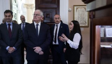 Επίσκεψη Τασούλα στην Αρμενία: Δεν έχει σταματήσει να κυλάει δραματικά η ανάμνηση της Γενοκτονίας