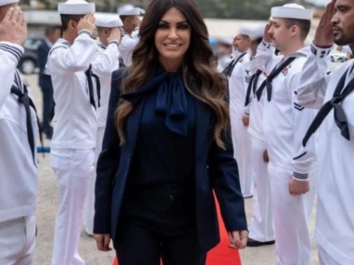 Επίσκεψη της Κίμπερλι Γκίλφοϊλ στη βάση της Σούδας (Photos)