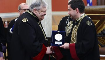 Επίτιμος διδάκτορας της Νομικής Σχολής του ΕΚΠΑ αναγορεύθηκε ο Ευάγγελος Βενιζέλος