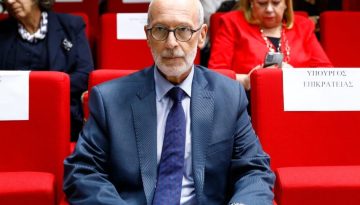 Επιτροπή Θεσμών: Αναβλήθηκε η συνεδρίαση για την ακρόαση Τζαβέλλα μετά την επιστολή του