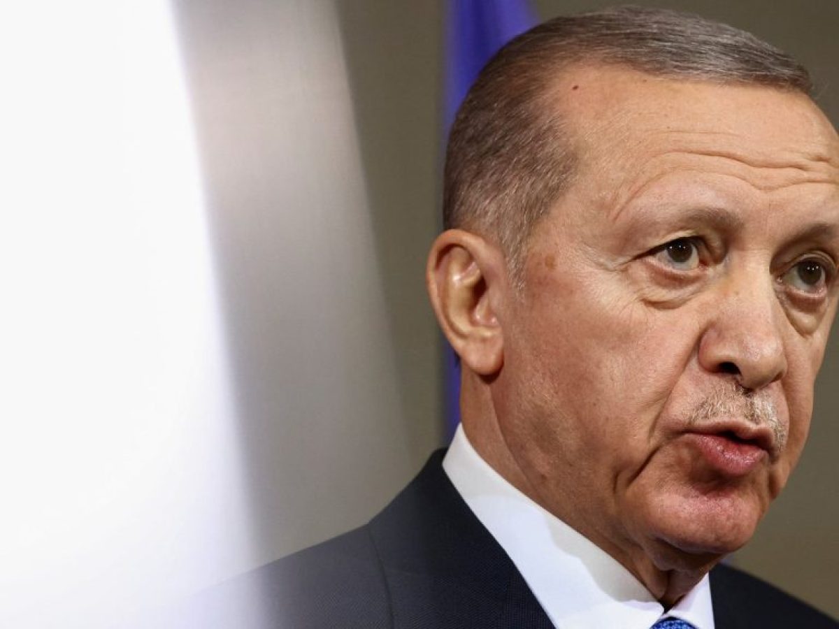 Ερντογάν: «Θα σπάσουμε το χέρι όποιου βάλει στο μάτι την Τουρκία»