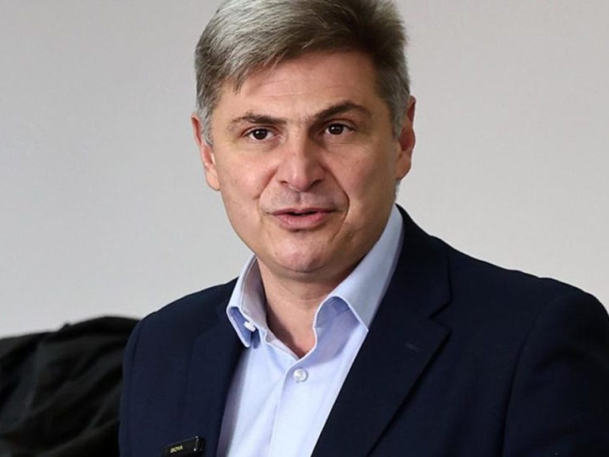 &Phi;&alpha;&rho;&alpha;&nu;&tau;&omicron;ύ&rho;&eta;&sigmaf;: &Omicron; &Sigma;&Upsilon;&Rho;&Iota;&Zeta;&Alpha; ά&lambda;&lambda;&alpha;&xi;&epsilon; 3 &alpha;&rho;&chi;&eta;&gamma;&omicron;ύ&sigmaf; &kappa;&alpha;&iota; &epsilon;ί&nu;&alpha;&iota; &delta;&iota;&chi;&alpha;&sigma;&mu;έ&nu;&omicron;&sigmaf;, &epsilon;&gamma;ώ &mu;έ&nu;&omega; ί&delta;&iota;&omicron;&sigmaf; &mu;έ&chi;&rho;&iota; &kappa;&epsilon;&rho;&alpha;ί&alpha;&sigmaf;