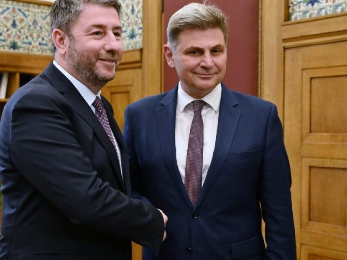 &Phi;&alpha;&rho;&alpha;&nu;&tau;&omicron;ύ&rho;&eta;&sigmaf;: &Omicron; &Sigma;&Upsilon;&Rho;&Iota;&Zeta;&Alpha; ά&lambda;&lambda;&alpha;&xi;&epsilon; 3 &alpha;&rho;&chi;&eta;&gamma;&omicron;ύ&sigmaf;, &epsilon;&gamma;ώ &mu;έ&nu;&omega; ί&delta;&iota;&omicron;&sigmaf; &mu;έ&chi;&rho;&iota; &kappa;&epsilon;&rho;&alpha;ί&alpha;&sigmaf; &ndash; &Eta; &alpha;&pi;ά&nu;&tau;&eta;&sigma;&eta; &sigma;&tau;&alpha; &pi;&epsilon;&rho;ί &laquo;&gamma;&upsilon;&rho;&omicron;&lambda;&omicron;&gamma;ί&alpha;&sigmaf;&raquo;
