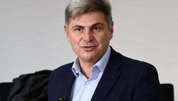 Φαραντούρης: Ο ΣΥΡΙΖΑ άλλαξε 3 αρχηγούς και είναι διχασμένος, εγώ μένω ίδιος μέχρι κεραίας