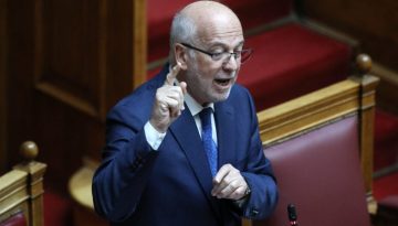 Φλωρίδης: «Εάν η ΕΥΠ παρακολουθεί νόμιμα γιατί πρέπει να παρακολουθεί παράνομα τους ίδιους;»
