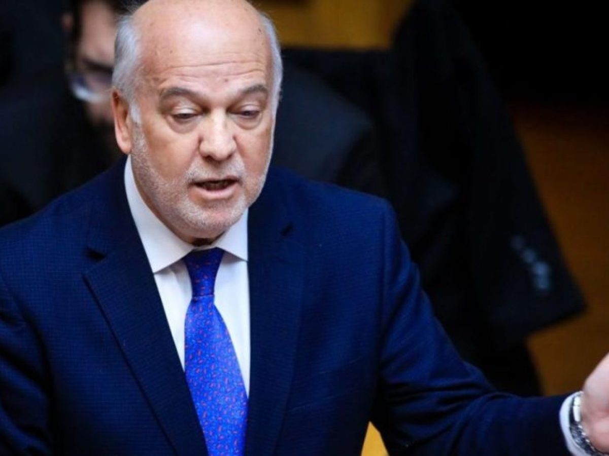 Φλωρίδης κατά Κωνσταντοπούλου: «Το κόμμα της οδεύει προς αφανισμό – Διώκεται για πράξεις ως δικηγόρος»