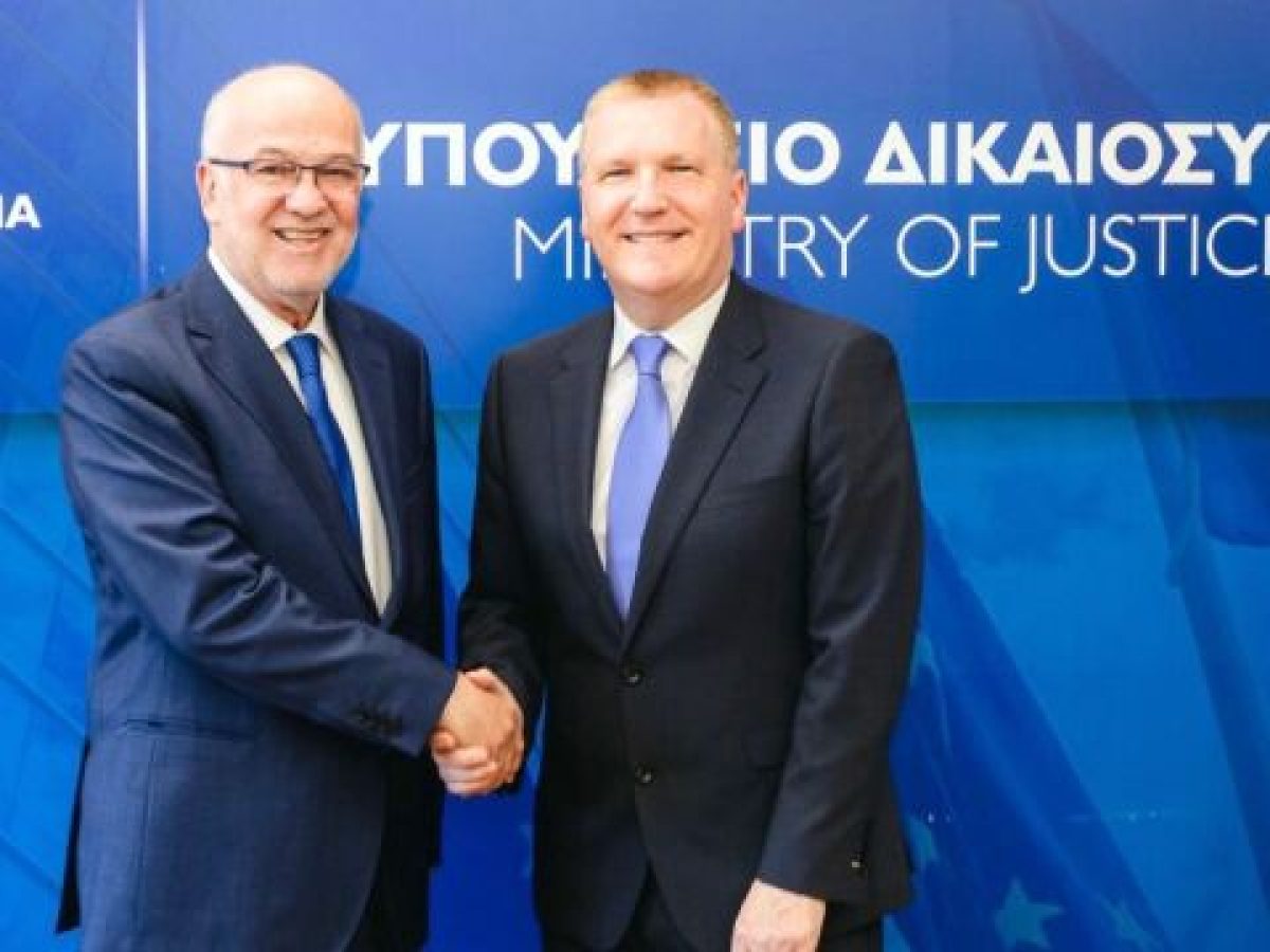 Φλωρίδης: Συναντήθηκε με τον Ευρωπαίο επίτροπο, Μάικλ ΜακΓκράθ – Εύσημα για την πρόοδο σε Κράτος Δικαίου και Δικαιοσύνη