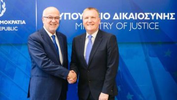 Φλωρίδης: Συναντήθηκε με τον Ευρωπαίο επίτροπο, Μάικλ ΜακΓκράθ – Εύσημα για την πρόοδο σε Κράτος Δικαίου και Δικαιοσύνη
