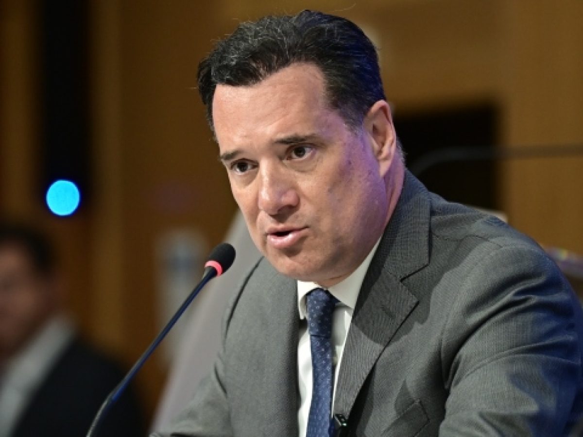 Γεωργιάδης: Υπάρχουν υπουργοί που είναι σε αεροπλάνο και γυρνάνε το σύμπαν