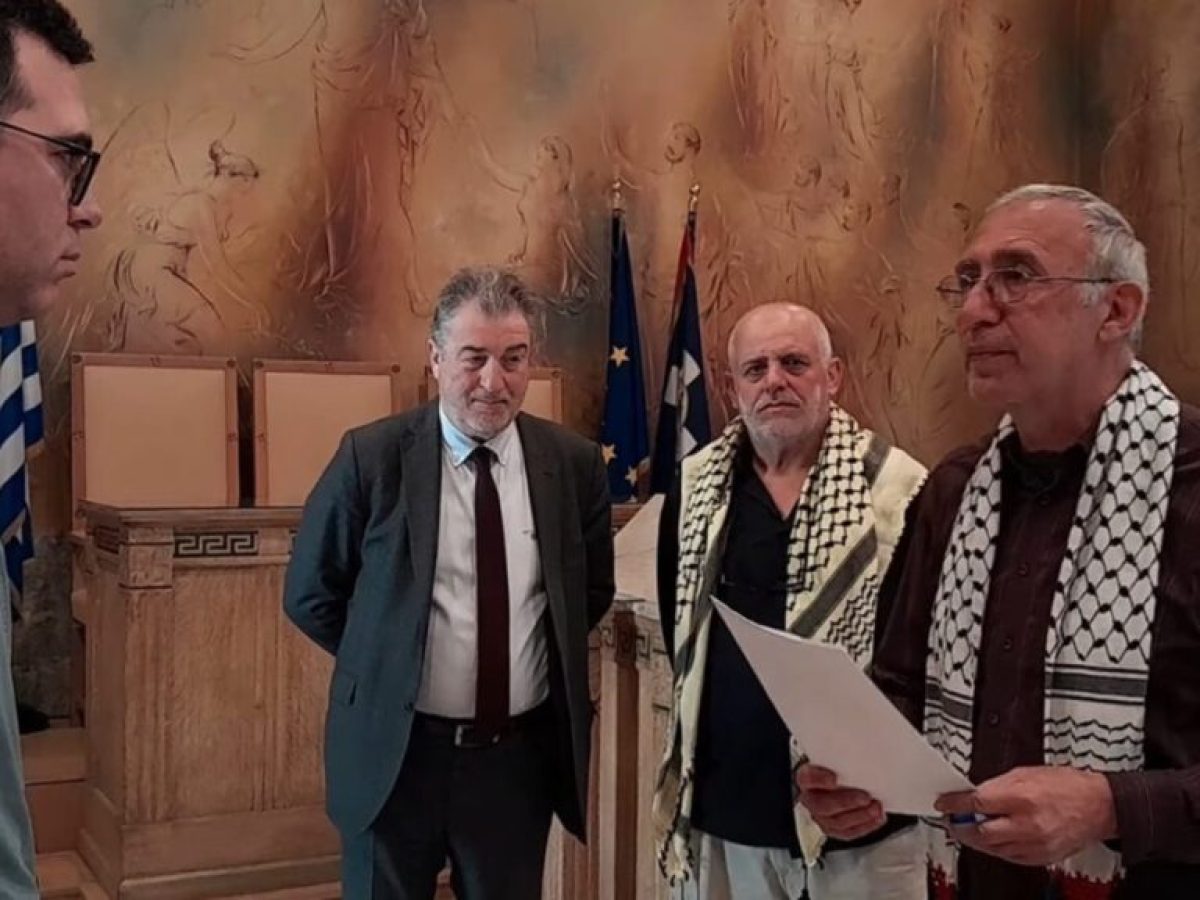 Γεωργιάδης: Πειθαρχική έρευνα για την ορκωμοσία Κωνσταντίνου – «Σωσίβιο της ΝΔ η ακροδεξιά» απαντάει ο δημοτικός σύμβουλο