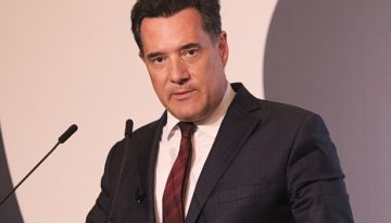 Γεωργιάδης: Ανήρτησε τη φωτογραφία που ισχυρίζεται ότι παραποίησαν και υποστήριξαν ότι πρόκειται για τον ίδιο