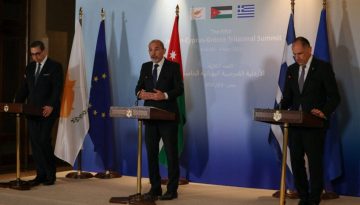 Γεραπετρίτης από Αμμάν: Ετοιμη η Ελλάδα να συμβάλει για την ασφάλεια των Στενών του Ορμούζ