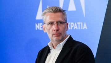 «Γίνατε ουρά της Πλεύσης Ελευθερίας» είπε ο Σκέρτσος στα κόμματα της αντιπολίτευσης – Απορρίφθηκε η ένσταση αντισυνταγματ