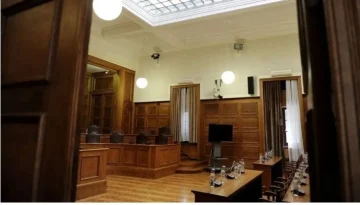 ΓΑΔΑ η Βουλή για τον διοικητή της ΕΥΠ – Το σόου της φρουράς, το «κυνήγι» των δημοσιογράφων