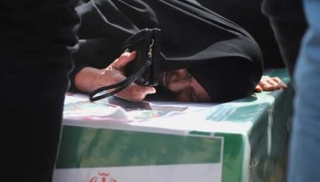 Η απάντηση του ΚΚΕ(μ-λ) στην κριτική του «Λαϊκού Δρόμου» επιβεβαιώνει τη θέση των ίσων αποστάσεων για τον πόλεμο στο Ιράν