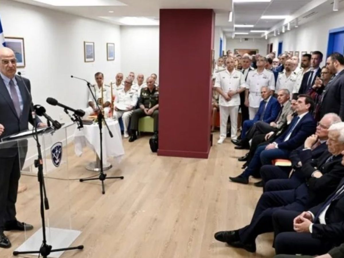 &laquo;&Eta; &alpha;&pi;&epsilon;&iota;&lambda;ή &upsilon;&pi;ά&rho;&chi;&epsilon;&iota;&raquo; &mdash; &Omicron; &Delta;έ&nu;&delta;&iota;&alpha;&sigmaf; &kappa;&alpha;&lambda;&epsilon;ί &tau;&omicron;&upsilon;&sigmaf; &epsilon;&phi;&omicron;&pi;&lambda;&iota;&sigma;&tau;έ&sigmaf; &nu;&alpha; &beta;ά&lambda;&omicron;&upsilon;&nu; &pi;&lambda;ά&tau;&eta; &gamma;&iota;&alpha; &tau;&iota;&sigmaf; Έ&nu;&omicron;&pi;&lambda;&epsilon;&sigmaf; &Delta;&upsilon;&nu;ά&mu;&epsilon;&iota;&sigmaf;