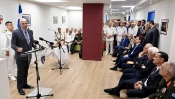 «Η απειλή υπάρχει» — Ο Δένδιας καλεί τους εφοπλιστές να βάλουν πλάτη για τις Ένοπλες Δυνάμεις