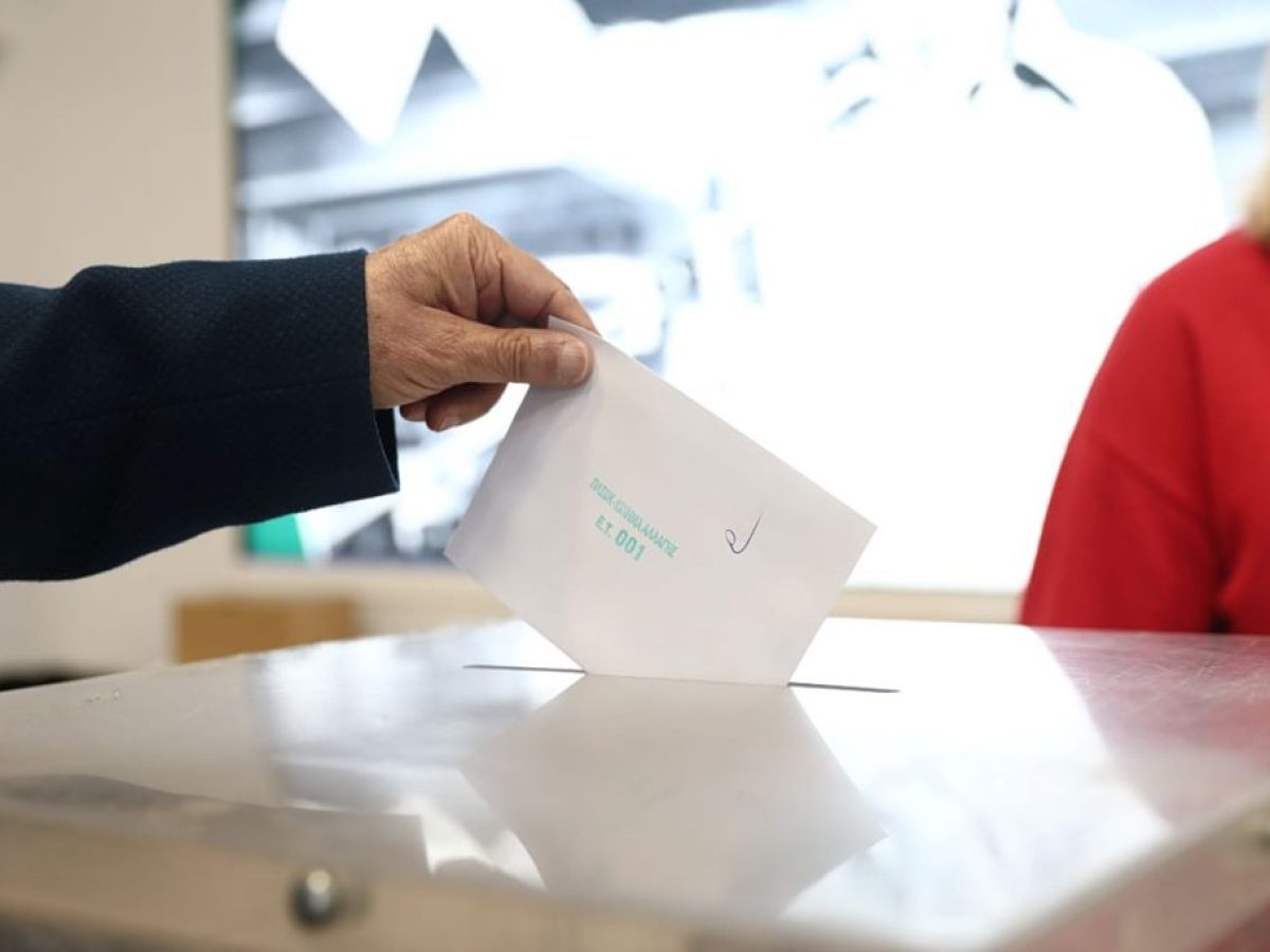 Οι δημοσκοπήσεις και όσα λένε για ένα τοπίο που θα αλλάξει σύντομα