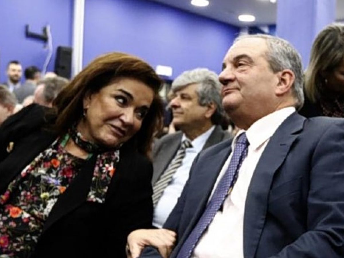 Η επίσκεψη Μπακογιάννη στον Καραμανλή και η οριστική απουσία του πρώην πρωθυπουργού από το Συνέδριο