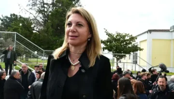 Η Μαρία Καρυστιανού προαναγγέλλει κόμμα μέσα στον Μάιο και καταγγέλλει: Προσπαθούν να μας διχάσουν εξαγοράζοντας κάποιους