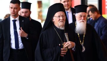 Οικουμενικός Πατριάρχης Βαρθολομαίος: Γεύμα προς τιμήν του στην Αθηναϊκή Λέσχη – Παρουσία εκπροσώπων της κυβέρνησης και τ