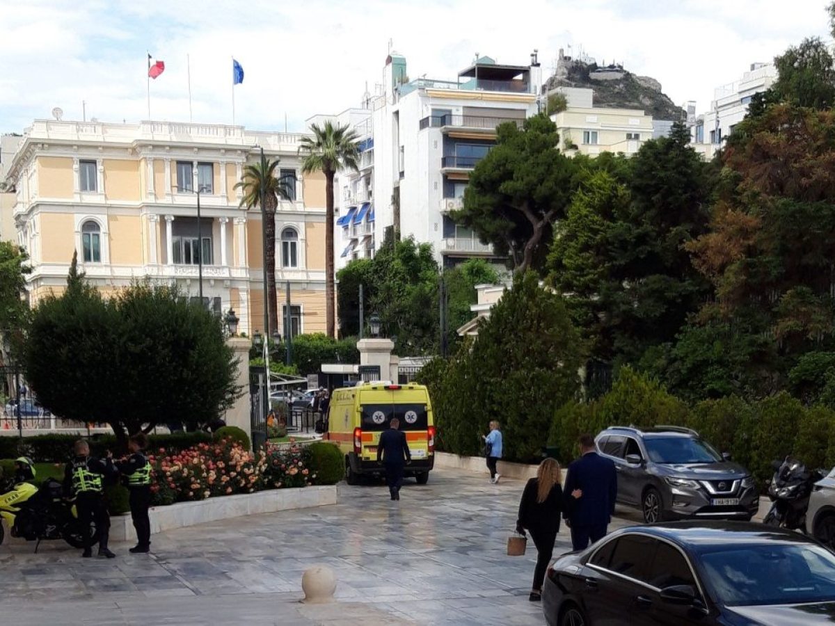 &Epsilon;&iota;&rho;ή&nu;&eta; &Alpha;&gamma;&alpha;&pi;&eta;&delta;ά&kappa;&eta;: &Sigma;&tau;&omicron; &nu;&omicron;&sigma;&omicron;&kappa;&omicron;&mu;&epsilon;ί&omicron; &mu;&epsilon;&tau;ά &alpha;&pi;ό &xi;&alpha;&phi;&nu;&iota;&kappa;ή &alpha;&delta;&iota;&alpha;&theta;&epsilon;&sigma;ί&alpha; &sigma;&tau;&eta; &Beta;&omicron;&upsilon;&lambda;ή