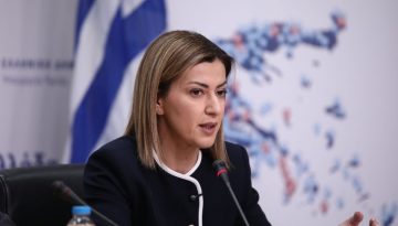 Ειρήνη Αγαπηδάκη: Αισθάνθηκε αδιαθεσία στη Βουλή – Διακομίσθηκε με ασθενοφόρο για εξετάσεις στον Ευαγγελισμό