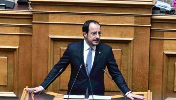 Ιστορική ομιλία Χριστοδουλίδη στην ελληνική Βουλή μετά από 16 χρόνια: «Η Ελλάδα ο πιο ανιδιοτελής συμπαραστάτης της Κύπρο