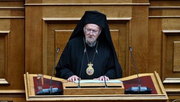 Ιστορική ομιλία του Πατριάρχη Βαρθολομαίου στη Βουλή: «Η ειρήνη ήταν πάντοτε κατάκτηση»