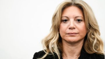 Καρυστιανού: Η Ευρωπαϊκή Επιτροπή καλύπτει τον κ. Μητσοτάκη;